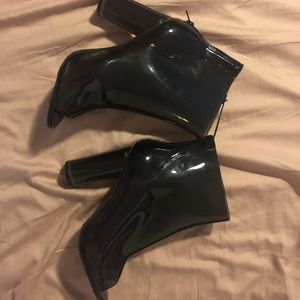 Express Sz 10 Black clear booties!